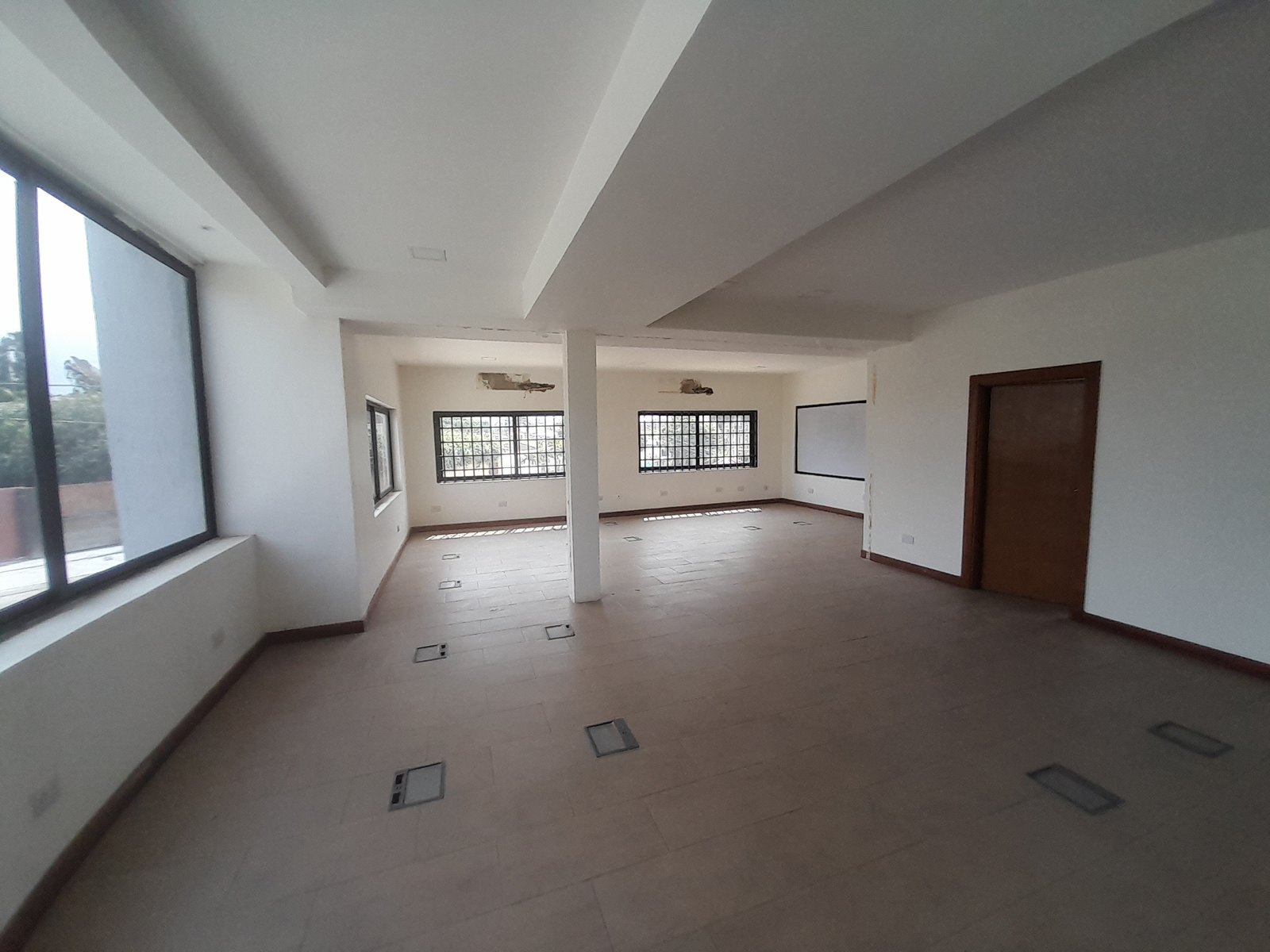 400sqm Size Commercial Space For Rent