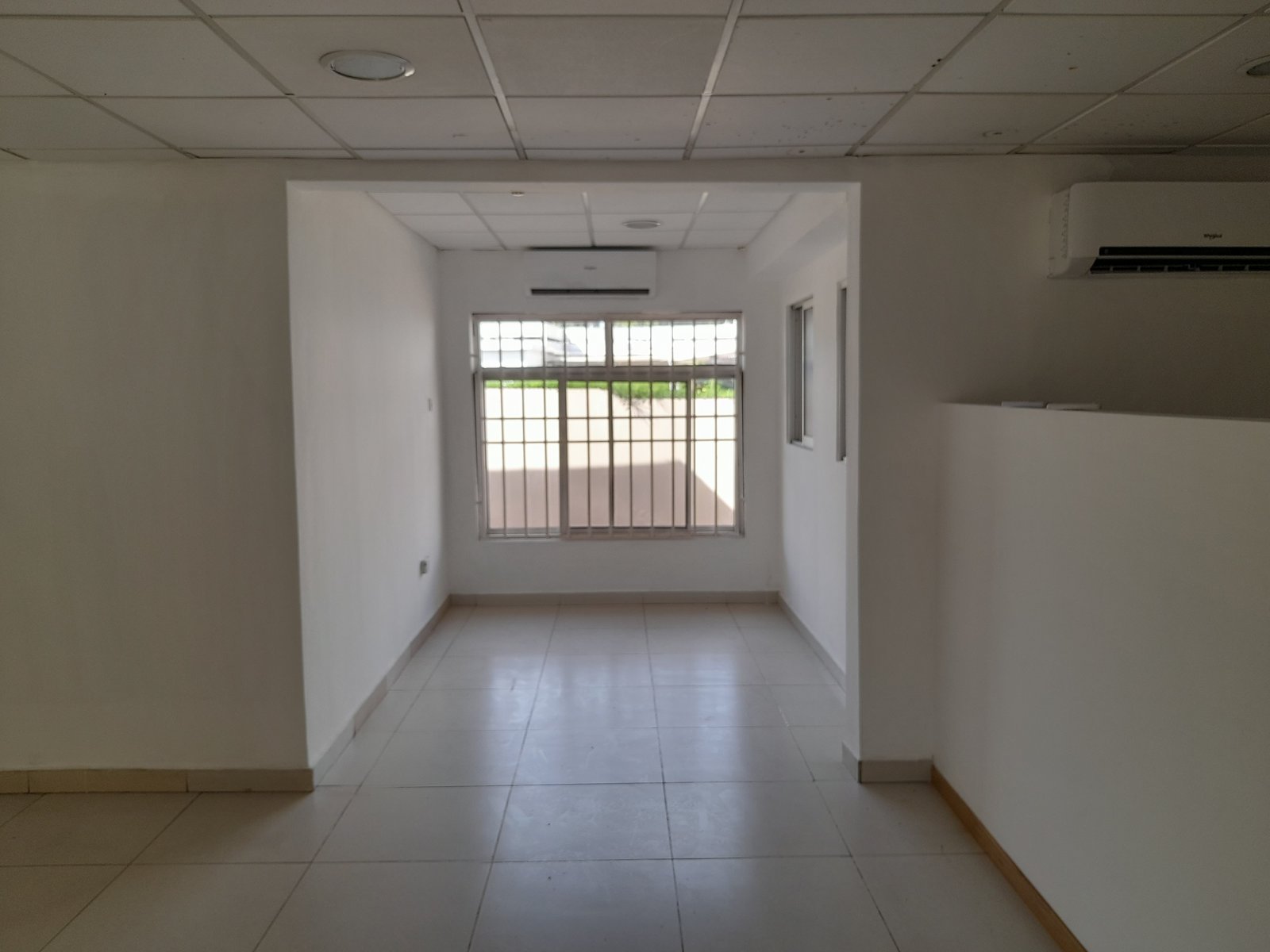415sqm  Size Commercial Space For Rent 