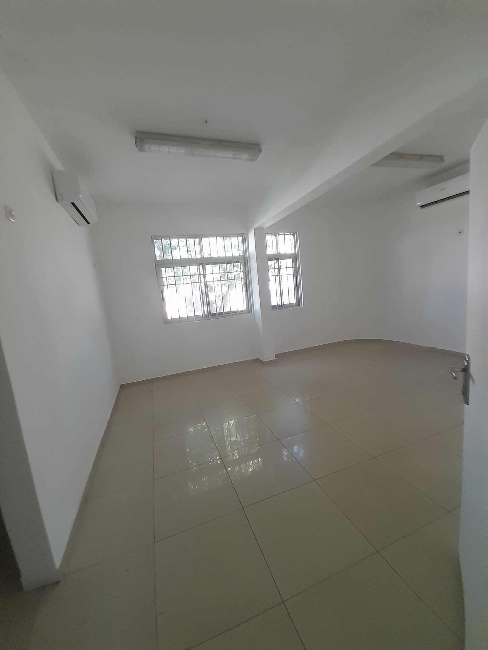 415sqm  Size Commercial Space For Rent 