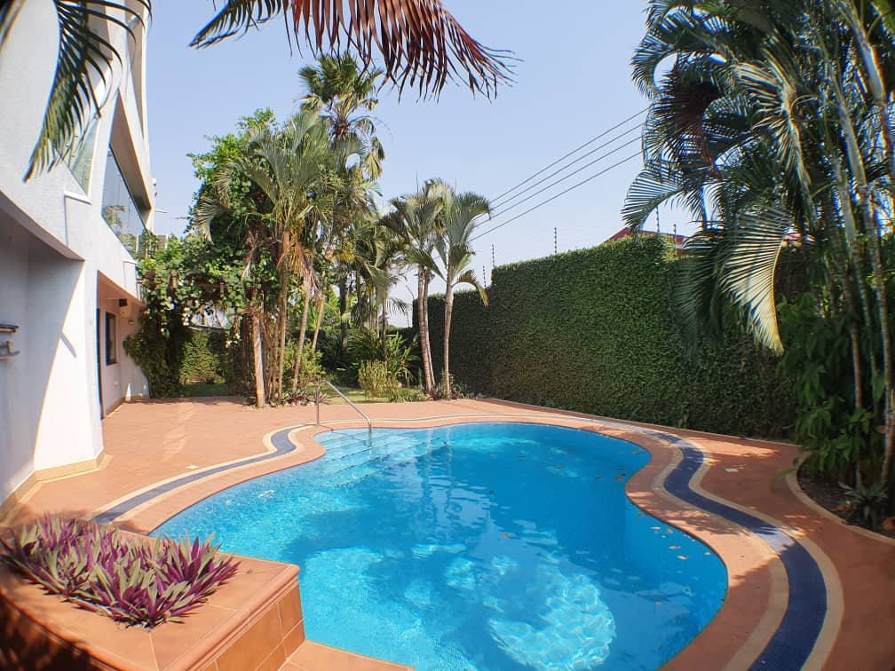 4 Bedroom House With Swimming Pool For Rent
