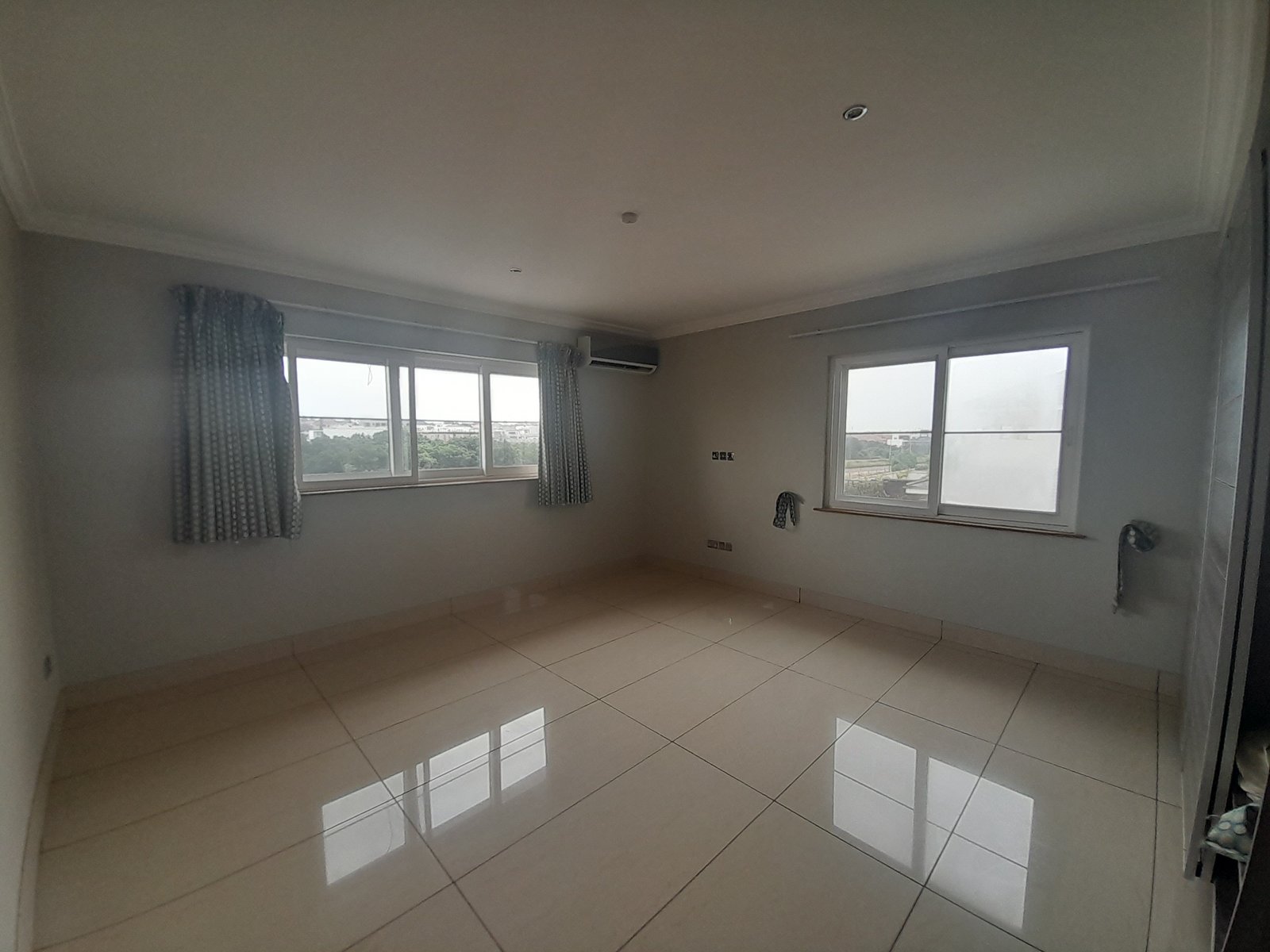 Executive 4 Bedroom Town House Plus BQ For Rent At Chain Homes East Airport