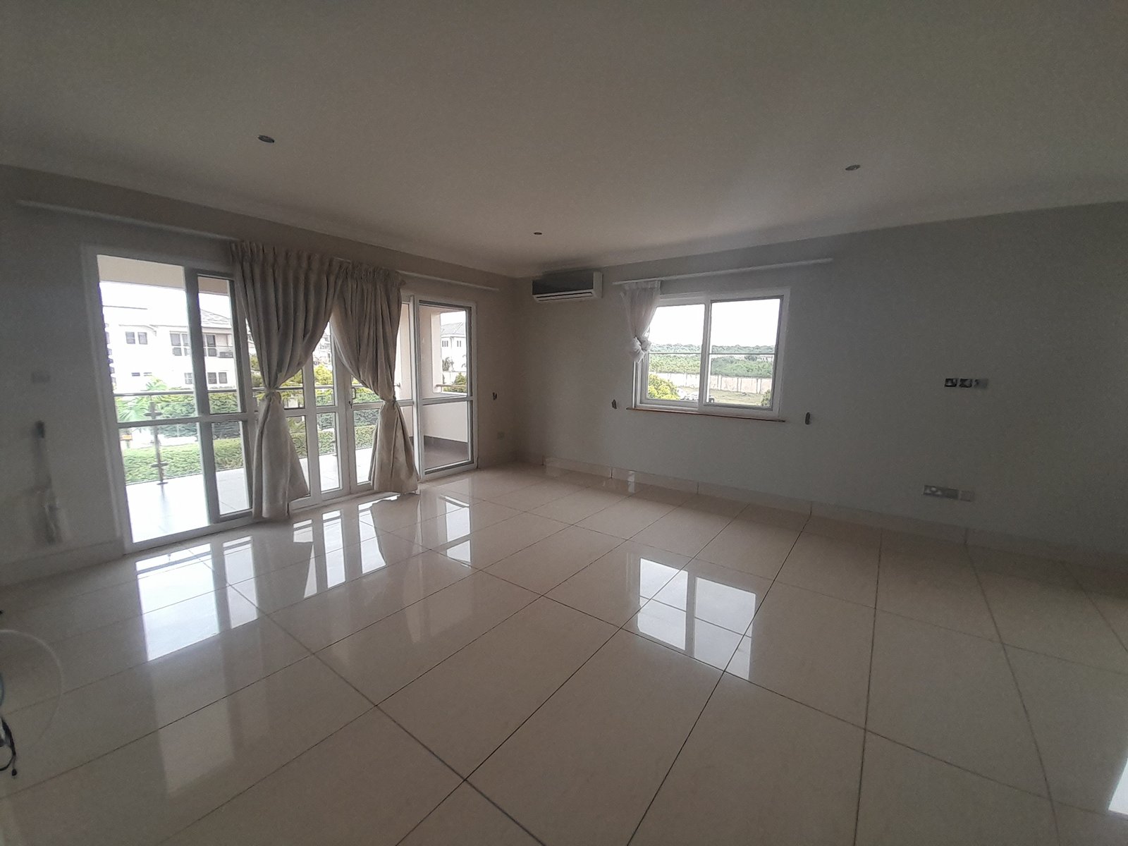 Executive 4 Bedroom Town House Plus BQ For Rent At Chain Homes East Airport
