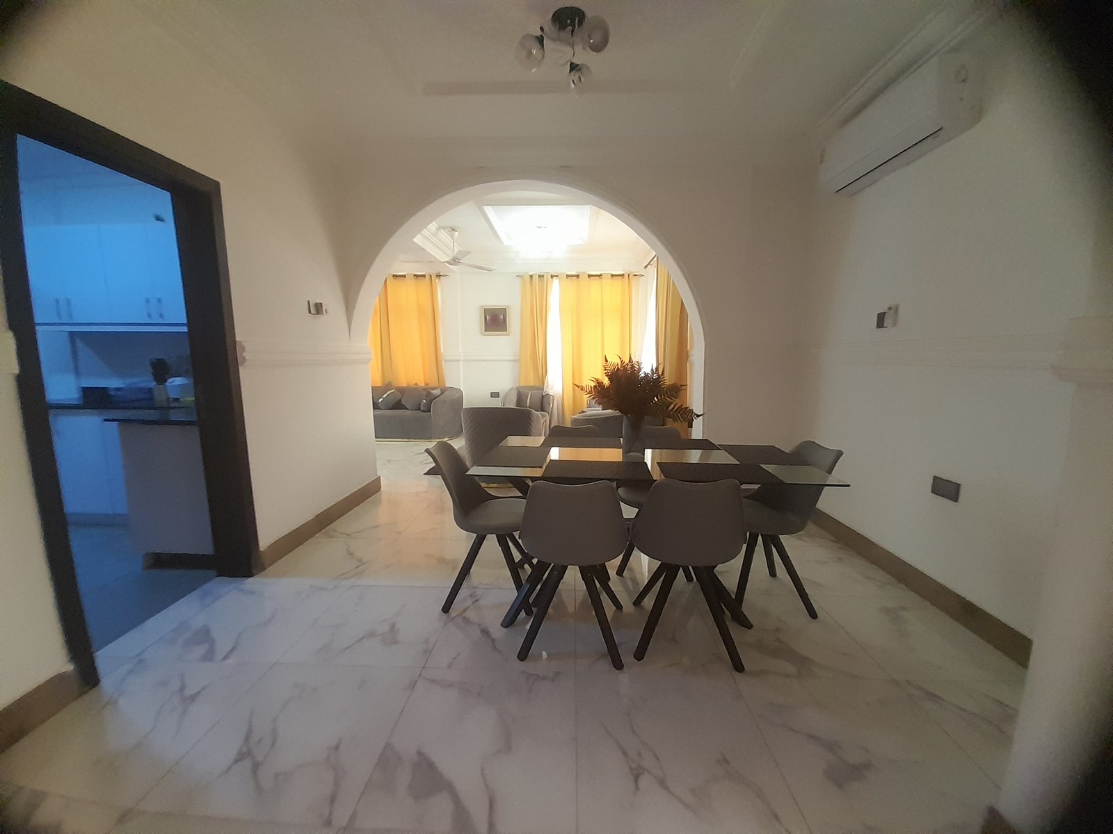 Executive 2 Bedroom Fully Furnished Apartment For Rent