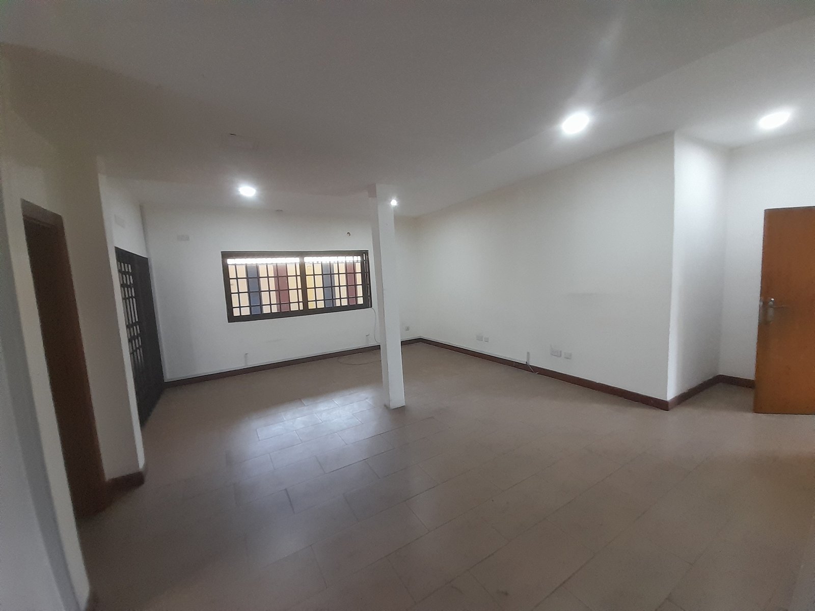400sqm Size Commercial Space For Rent
