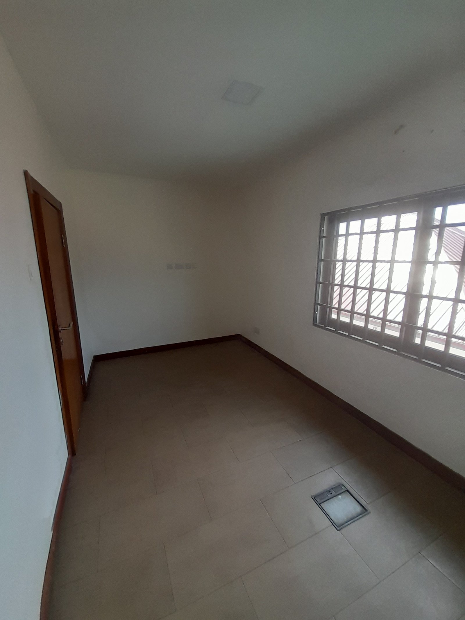 400sqm Size Commercial Space For Rent