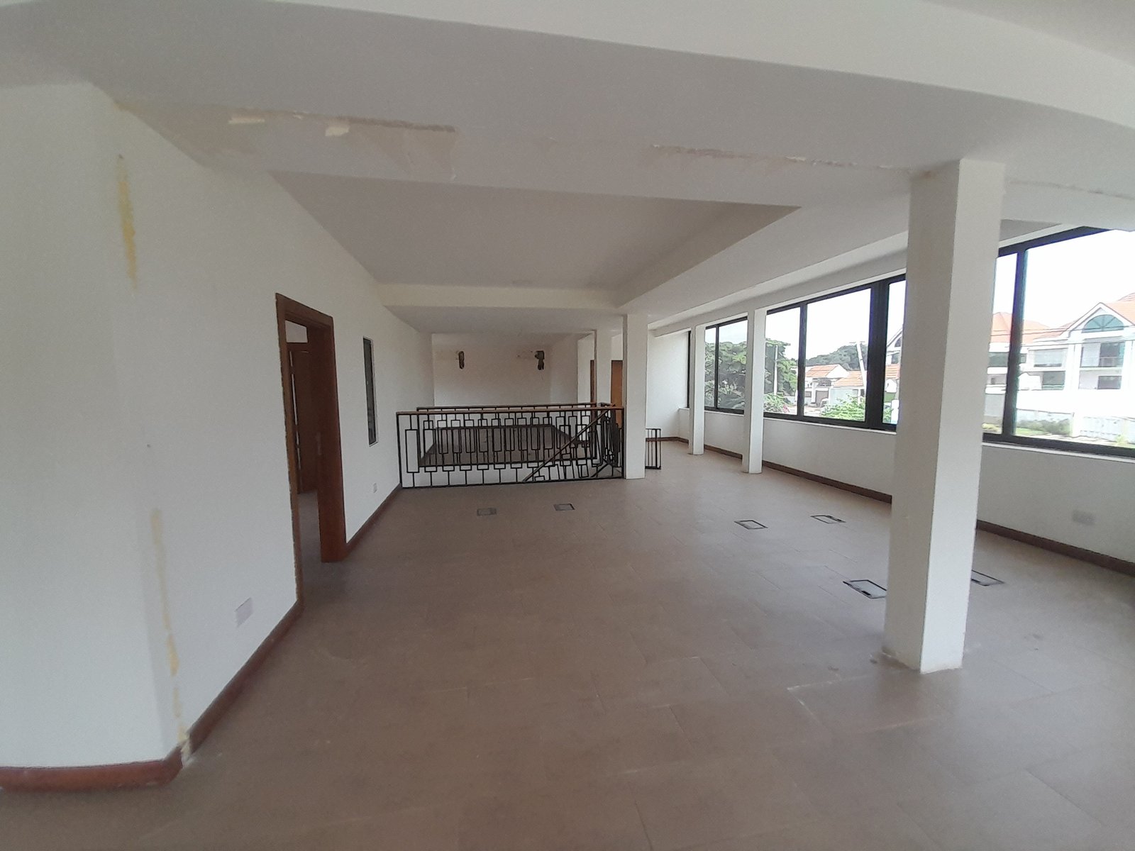 400sqm Size Commercial Space For Rent