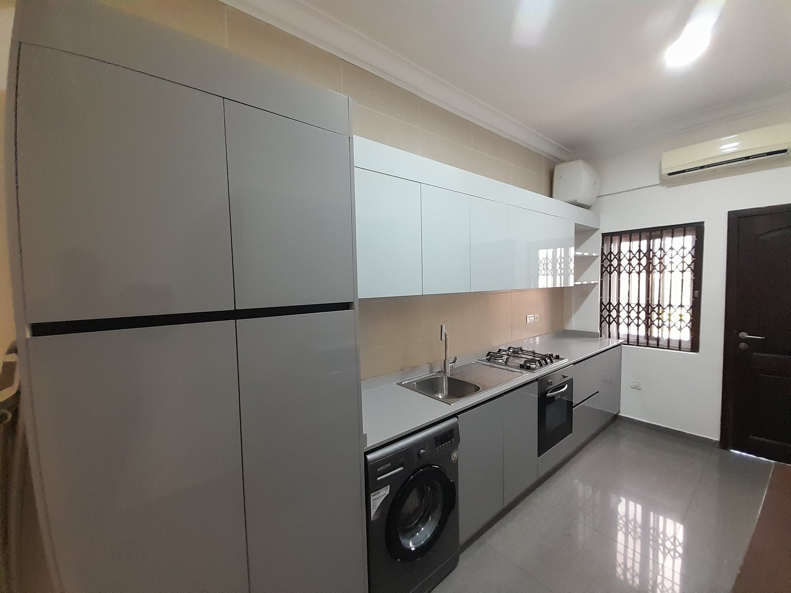 3 Bedroom +BQ Fully Furnished Apartment For Rent 