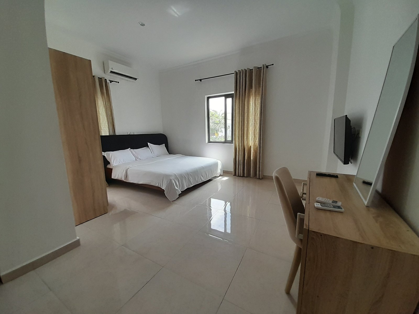 3 Bedroom Fully Furnished Apartment For Rent