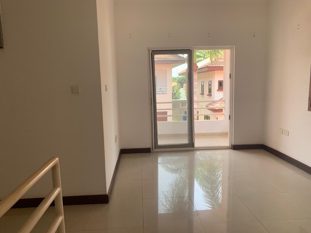 3 Bedroom Fully Furnished Townhouse For Rent