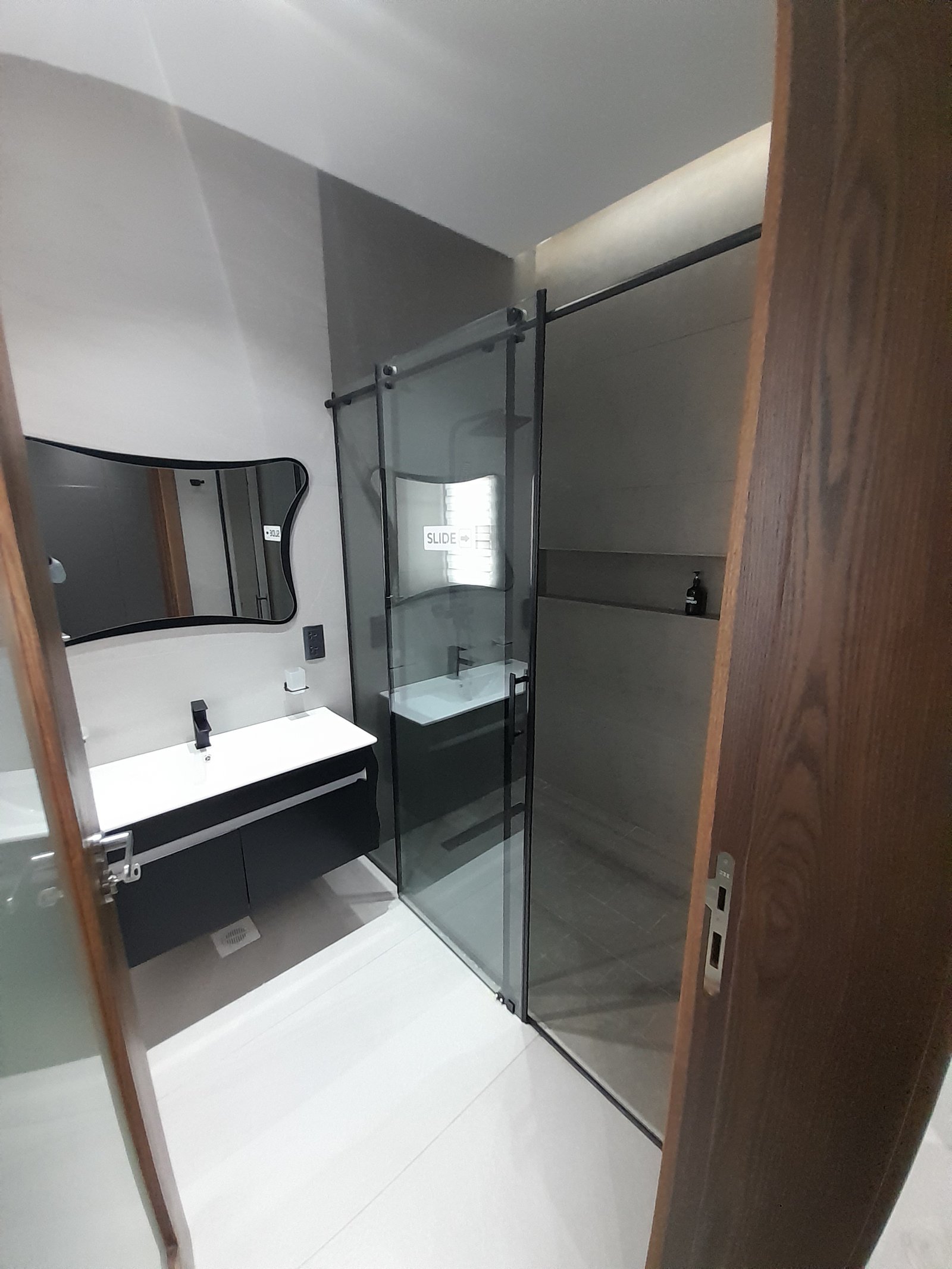 Luxurious 2 Bedroom Fully Furnished Apartment For Rent At Cantonments