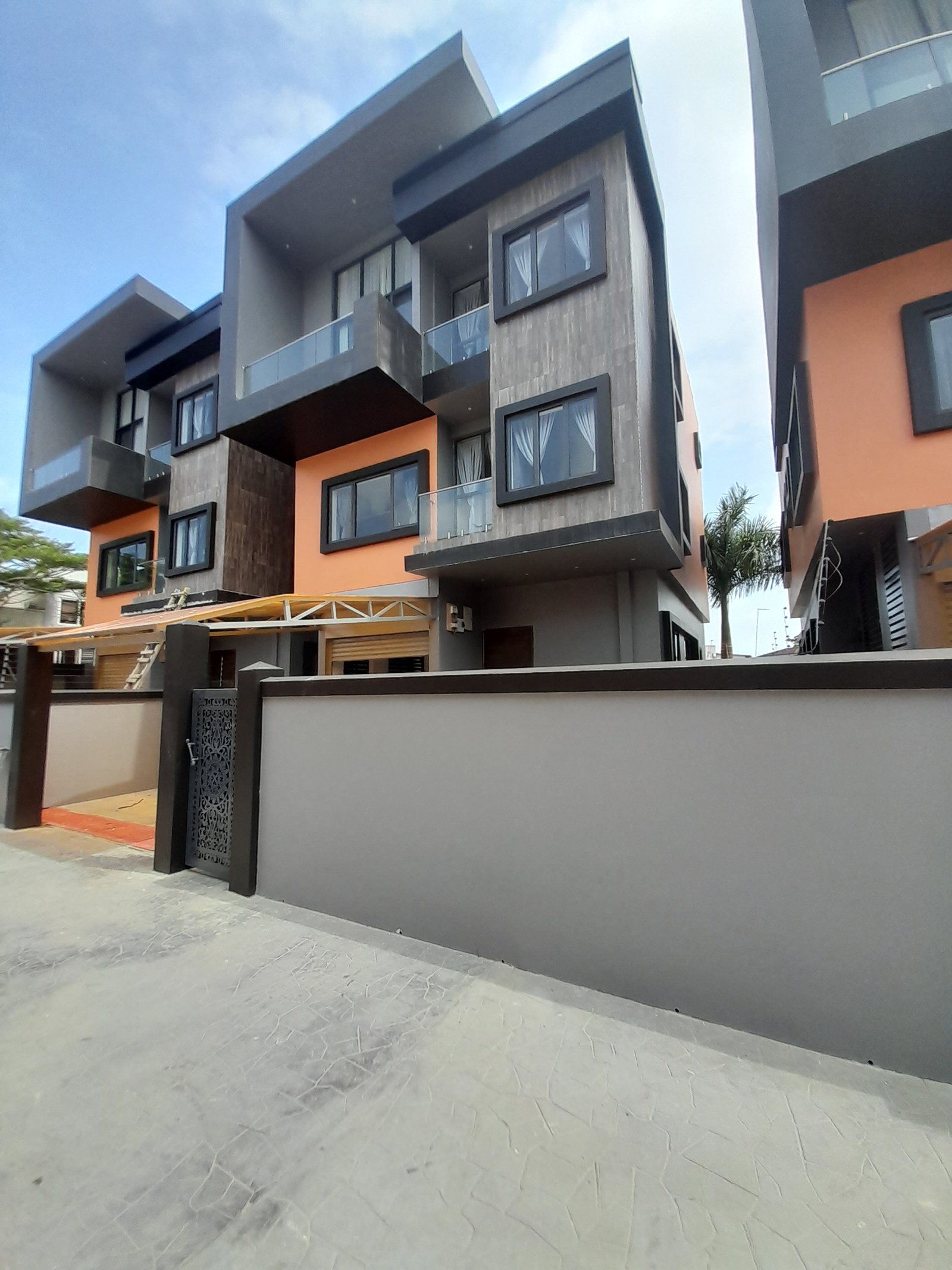 Executive Fully Furnished 5 Bedroom Townhouse For Rent At Labone
