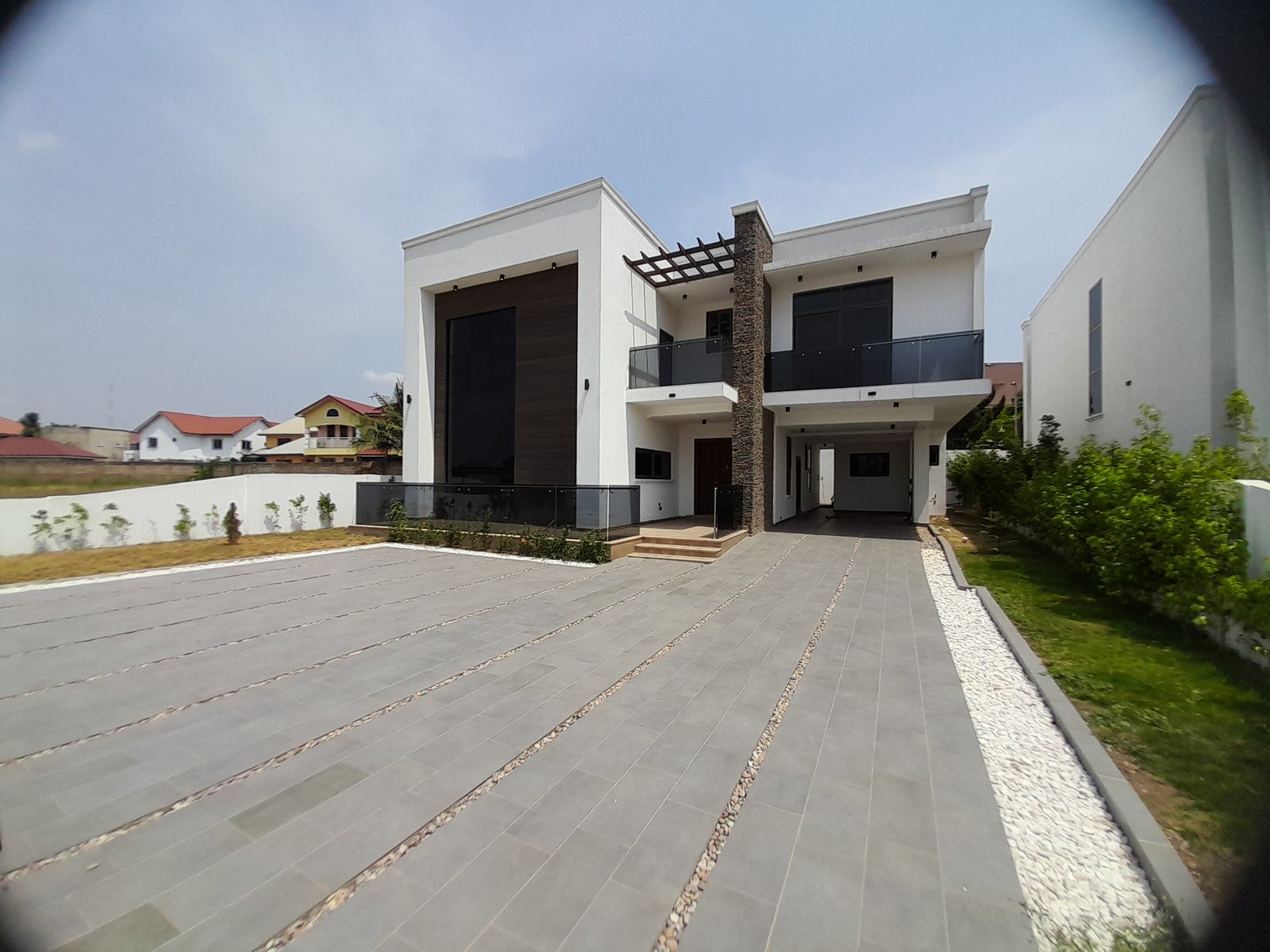Executive 4 Bedroom Townhouse For Sale