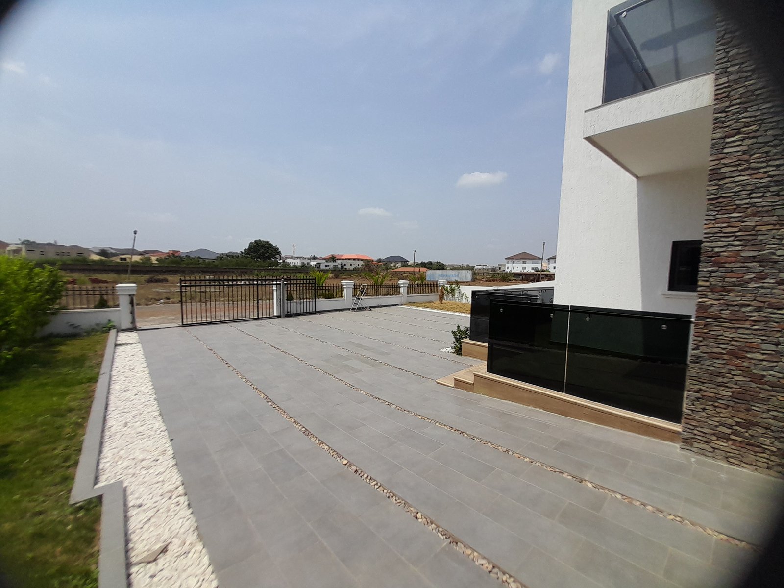 Executive 4 Bedroom Townhouse For Sale
