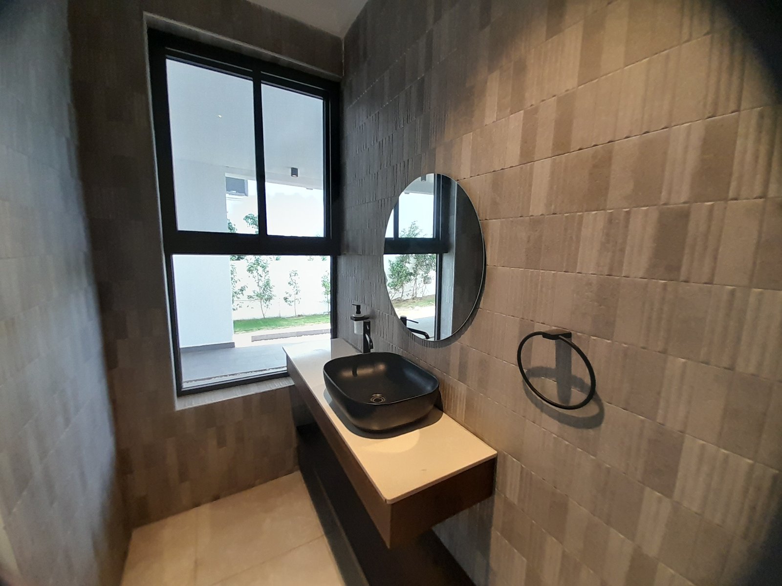 Executive 4 Bedroom Townhouse For Sale
