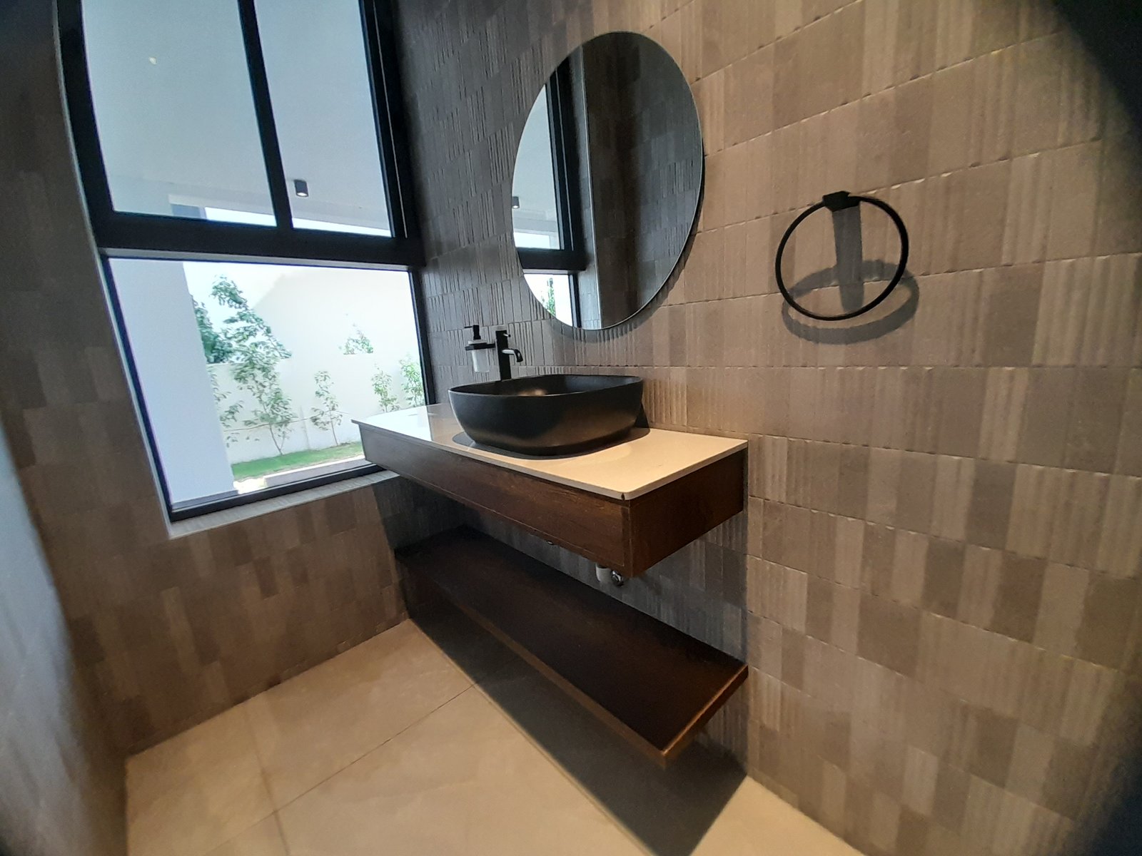 Executive 4 Bedroom Townhouse For Sale