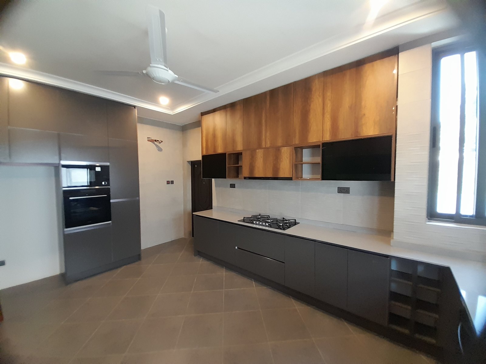 Executive 4 Bedroom Townhouse For Sale